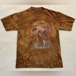 2011 The Mountain giraffe print graphic tee shirt